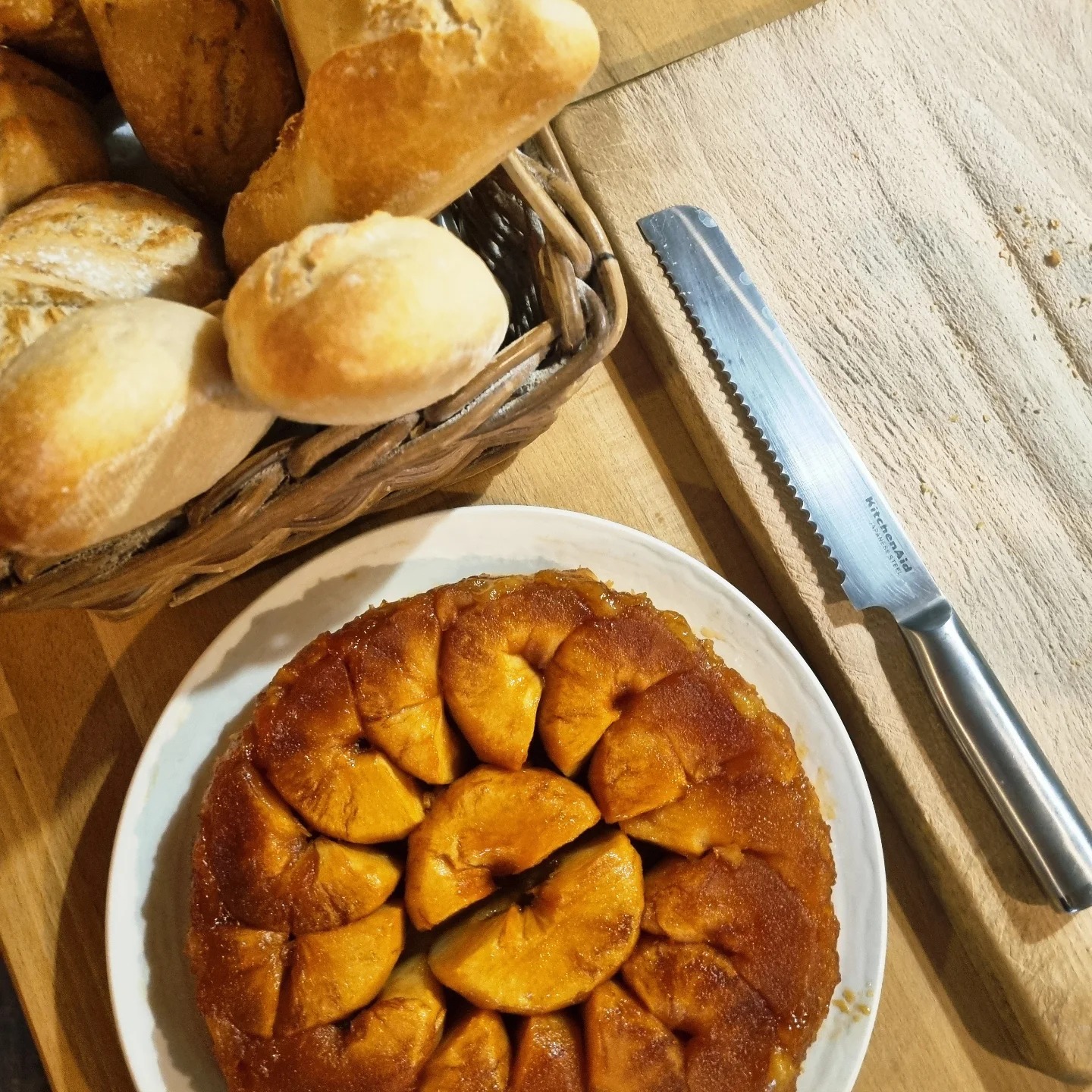 Bread basket & tarte tatin